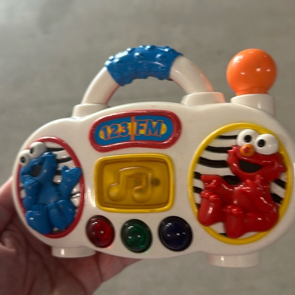 Mattel 1999 Sesame Street Elmo Cookie Monster 123 FM Musical Radio - Picture 1 of 5